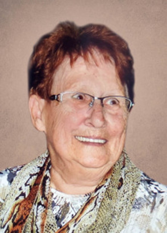 Mme Suzanne Brindle