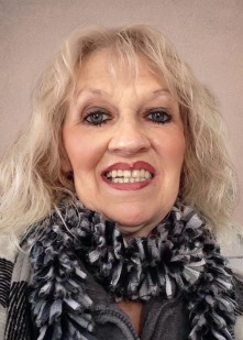 Mme Jeanne Côté